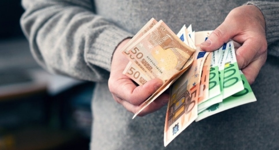 Ulet perdorimi i parase cash, ne janar qarkulluan 147 mln leke me pak